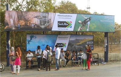 Oudtshoorn pryk in Mumbai